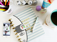 Der perfekte Schreibtisch: Schluss mit dem Chaos auf dem Arbeitsplatz